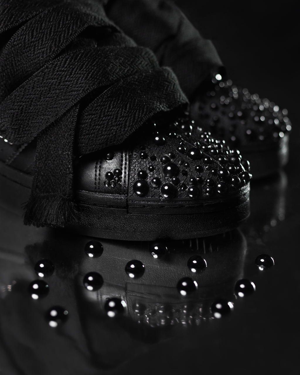 Black ADIS Pearl