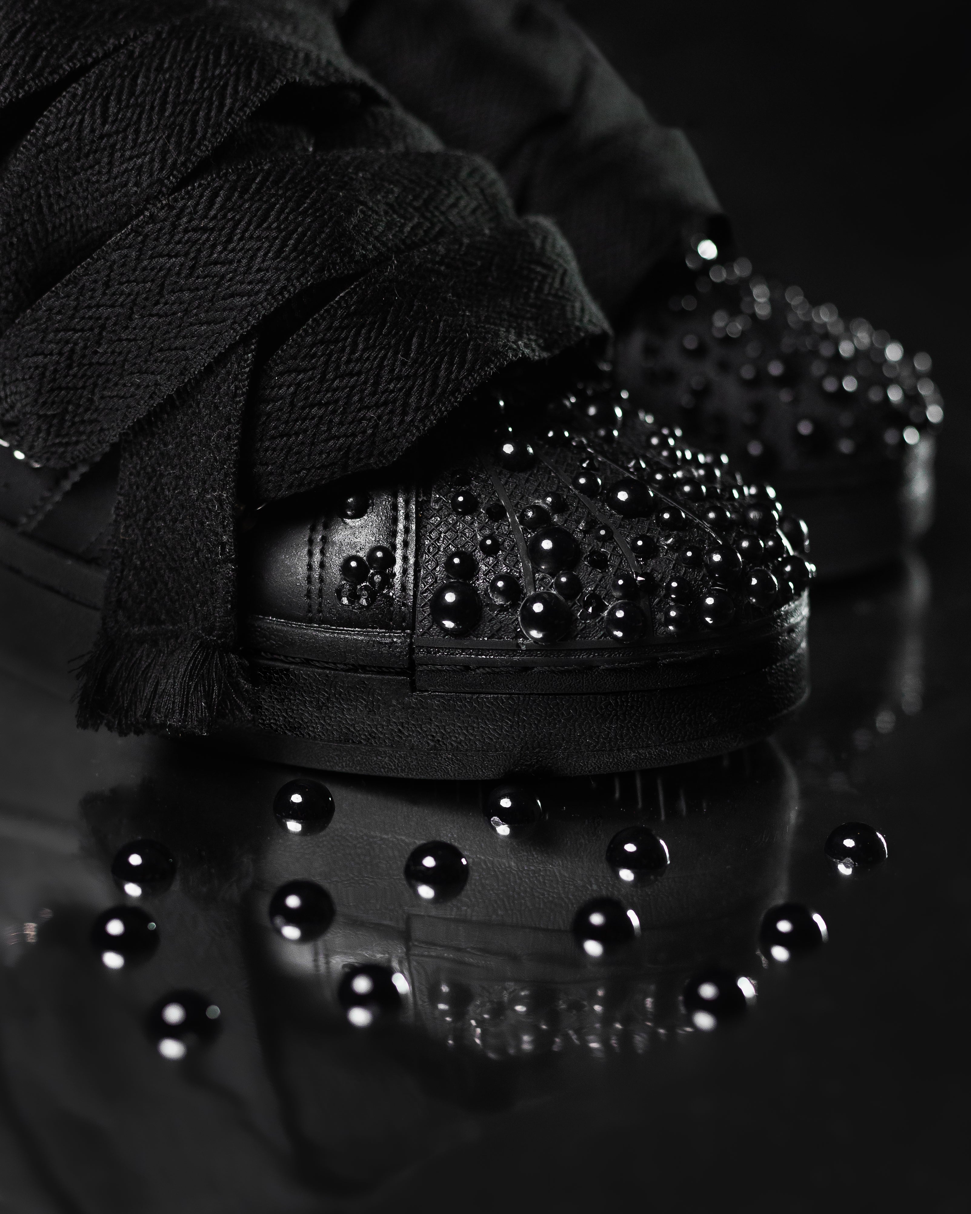 Black ADIS Pearl