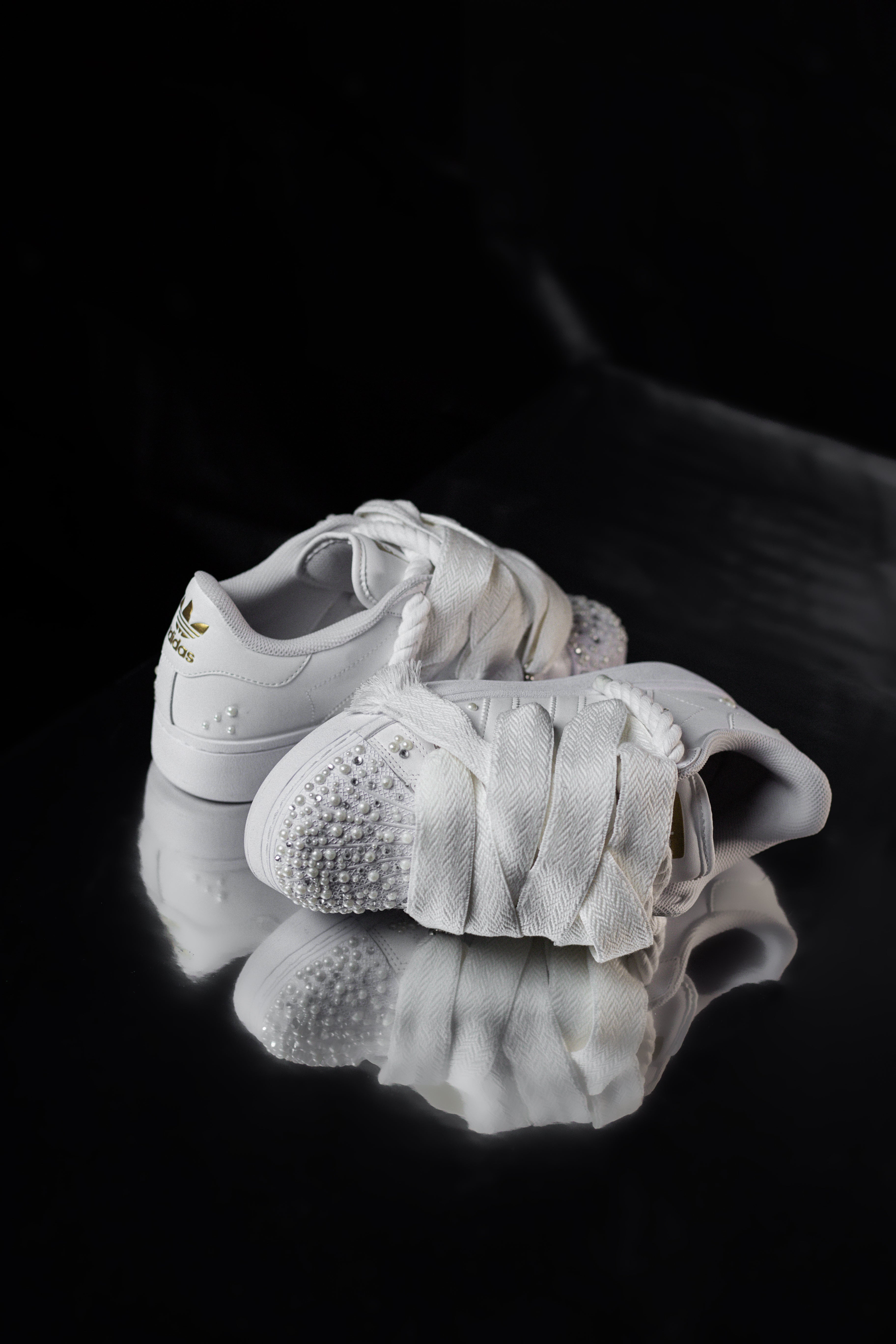 White ADIS Pearl