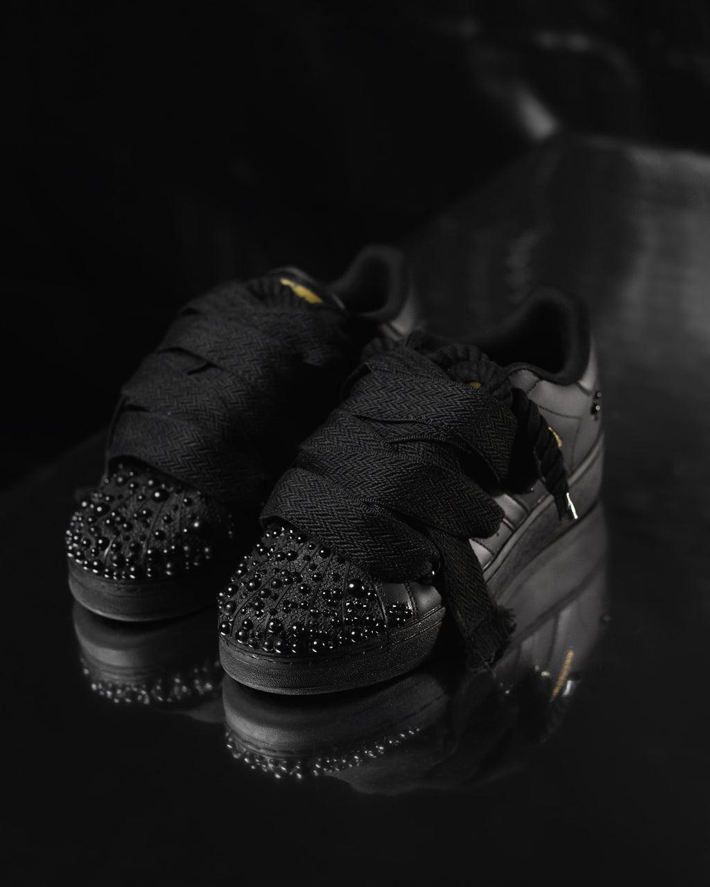 Black ADIS Pearl